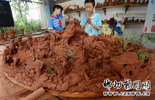 An Anti-Japanese Clay Sculpture being Exhibited in Chenzhou 11th 